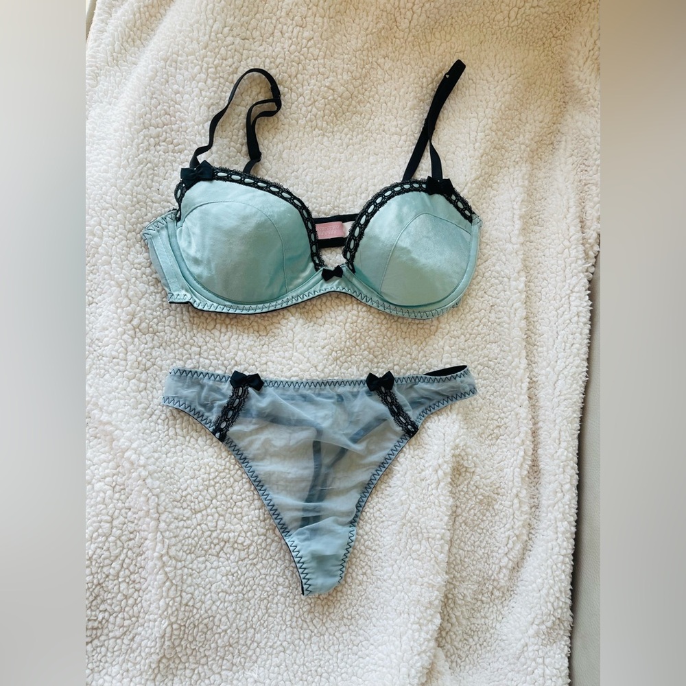 Victorias Secret Rare Find - Picture 1 of 7